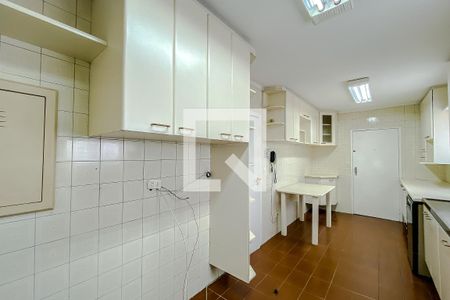 Apartamento à venda com 170m², 5 quartos e 2 vagasCozinha