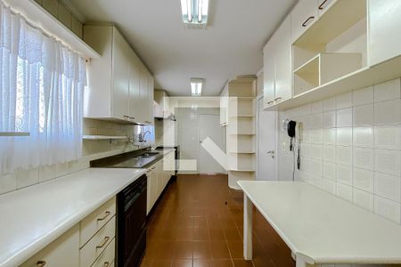 Apartamento à venda com 170m², 5 quartos e 2 vagasCozinha