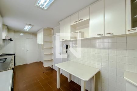 Apartamento à venda com 170m², 5 quartos e 2 vagasCozinha