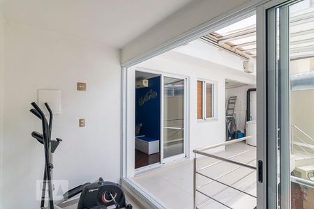 Casa à venda com 210m², 3 quartos e 2 vagas Casa à venda com 210m², 3 quartos e 2 vagasVaranda da Suíte 1