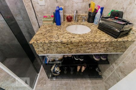 Casa à venda com 120m², 3 quartos e 3 vagas Casa à venda com 120m², 3 quartos e 3 vagasDetalhe banheiro