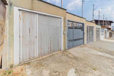 Casa à venda com 120m², 3 quartos e 3 vagas Casa à venda com 120m², 3 quartos e 3 vagasFachada