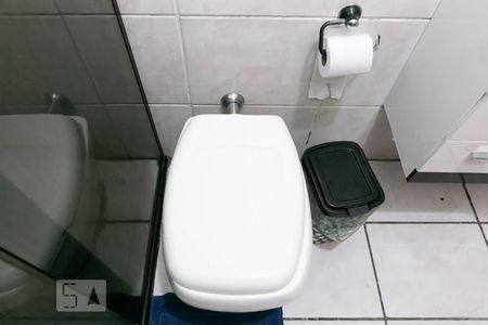 Casa à venda com 110m², 2 quartos e 2 vagas Casa à venda com 110m², 2 quartos e 2 vagasDetalhe banheiro