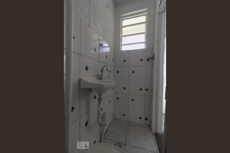 Banheiro de apartamento para alugar com 1 quarto, 15m² em Alto da Lapa, São Paulo