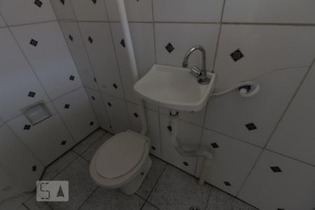 Banheiro de apartamento para alugar com 1 quarto, 15m² em Alto da Lapa, São Paulo