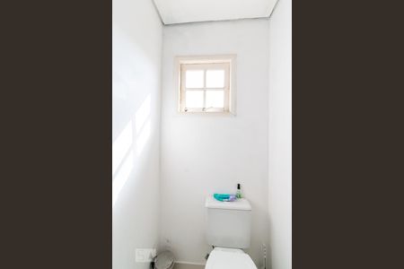 Casa à venda com 420m², 3 quartos e 4 vagasBanheiro da Suíte 1