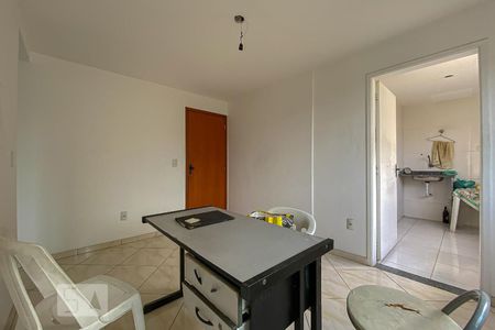 Sala de apartamento para alugar com 1 quarto, 36m² em Cordovil, Rio de Janeiro
