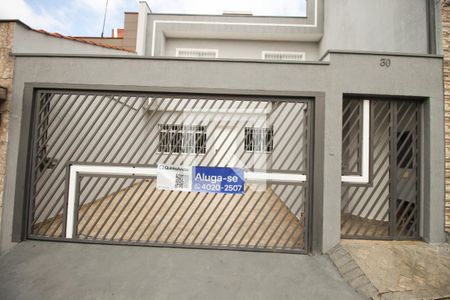 Casa para alugar com 75m², 2 quartos e 2 vagasFachada