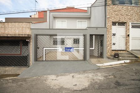 Casa para alugar com 75m², 2 quartos e 2 vagasFachada