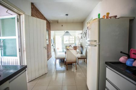 Casa à venda com 120m², 2 quartos e 3 vagas Casa à venda com 120m², 2 quartos e 3 vagasCozinha