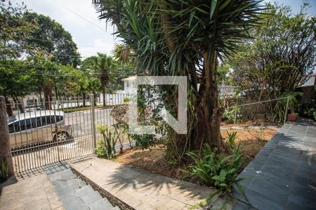 Casa à venda com 120m², 2 quartos e 3 vagas Casa à venda com 120m², 2 quartos e 3 vagasGaragem