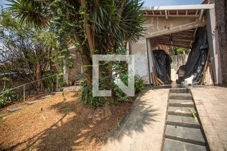 Casa à venda com 120m², 2 quartos e 3 vagas Casa à venda com 120m², 2 quartos e 3 vagasGaragem