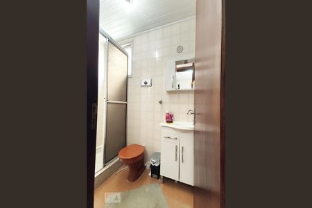 Banheiro de kitnet/studio para alugar com 1 quarto, 22m² em Centro, São Leopoldo