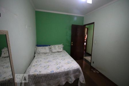Casa à venda com 200m², 4 quartos e sem vaga Casa à venda com 200m², 4 quartos e sem vagaQuarto