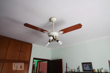 Casa à venda com 200m², 4 quartos e sem vaga Casa à venda com 200m², 4 quartos e sem vagaQuarto 2