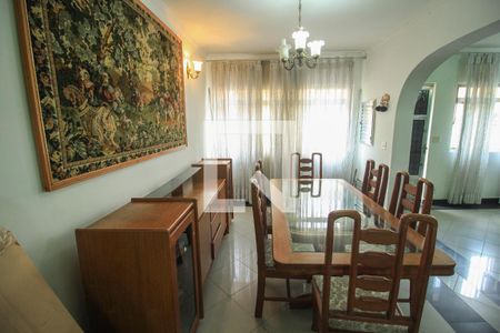 Casa à venda com 4 quartos, 200m² em Vila Maria Zélia, São Paulo