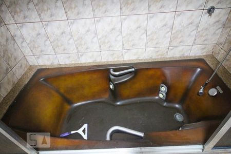 Casa à venda com 200m², 4 quartos e sem vaga Casa à venda com 200m², 4 quartos e sem vagaBanheiro