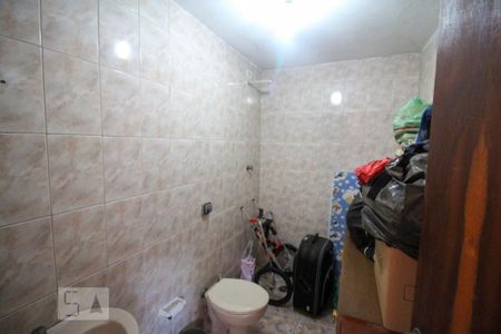 Casa à venda com 200m², 4 quartos e sem vaga Casa à venda com 200m², 4 quartos e sem vagaBanheiro