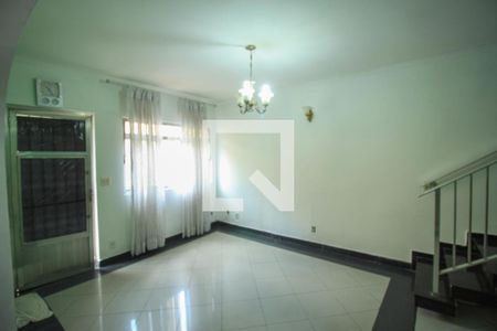 Casa à venda com 4 quartos, 200m² em Vila Maria Zélia, São Paulo