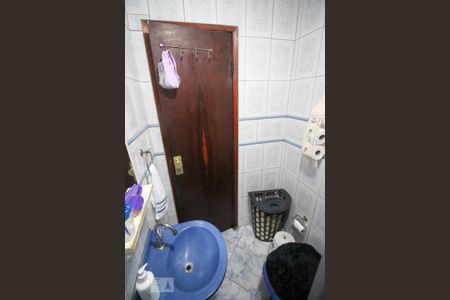 Casa à venda com 200m², 4 quartos e sem vaga Casa à venda com 200m², 4 quartos e sem vagaBanheiro