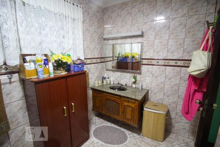 Casa à venda com 200m², 4 quartos e sem vaga Casa à venda com 200m², 4 quartos e sem vagaBanheiro