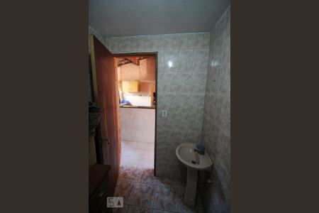 Casa à venda com 200m², 4 quartos e sem vaga Casa à venda com 200m², 4 quartos e sem vagaBanheiro