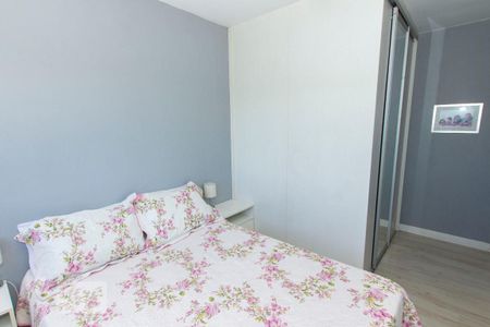 Suíte de apartamento à venda com 3 quartos, 90m² em Vila Ipiranga, Porto Alegre