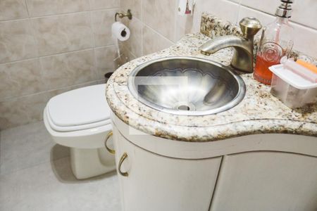 Casa à venda com 378m², 5 quartos e 2 vagasLavabo