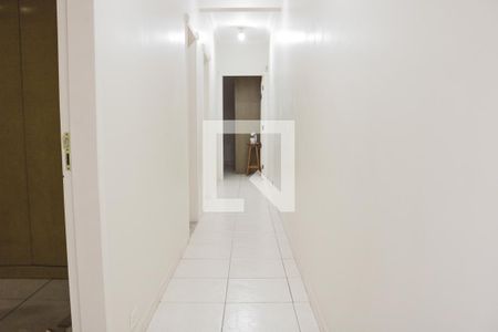 Casa à venda com 378m², 5 quartos e 2 vagasCorredor