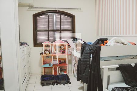 Casa à venda com 378m², 5 quartos e 2 vagasQuarto 2