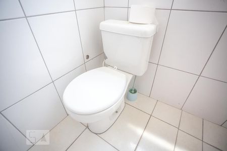 Casa à venda com 173m², 2 quartos e 2 vagas Casa à venda com 173m², 2 quartos e 2 vagasBanheiro