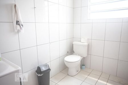 Casa à venda com 173m², 2 quartos e 2 vagas Casa à venda com 173m², 2 quartos e 2 vagasBanheiro