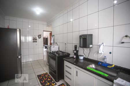 Casa à venda com 173m², 2 quartos e 2 vagas Casa à venda com 173m², 2 quartos e 2 vagasCozinha