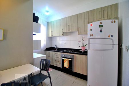 Apartamento à venda com 100m², 2 quartos e 2 vagasCozinha