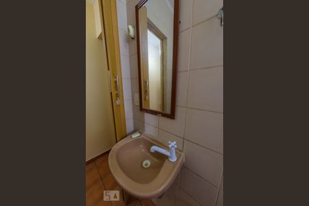 Casa para alugar com 80m², 2 quartos e 1 vaga Casa para alugar com 80m², 2 quartos e 1 vagaBanheiro