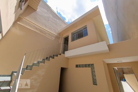 Casa para alugar com 80m², 2 quartos e 1 vaga Casa para alugar com 80m², 2 quartos e 1 vagaFachada