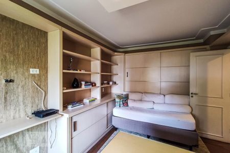 Apartamento à venda com 380m², 4 quartos e 4 vagas Apartamento à venda com 380m², 4 quartos e 4 vagasQuarto 2 / Escritório