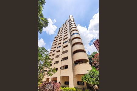 Apartamento à venda com 380m², 4 quartos e 4 vagas Apartamento à venda com 380m², 4 quartos e 4 vagasFachada