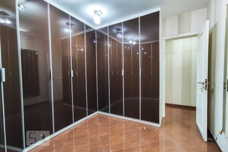 Apartamento à venda com 380m², 4 quartos e 4 vagas Apartamento à venda com 380m², 4 quartos e 4 vagasCloset Suíte Master