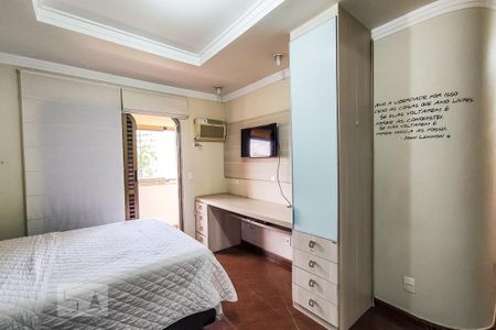 Apartamento à venda com 380m², 4 quartos e 4 vagas Apartamento à venda com 380m², 4 quartos e 4 vagasSuíte 2