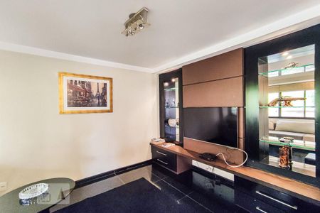 Sala de TV de apartamento à venda com 4 quartos, 380m² em Vila Suzana, São Paulo