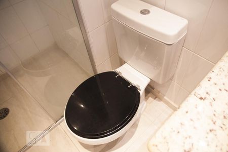 Apartamento para alugar com 50m², 1 quarto e 1 vagaDetalhe do banheiro