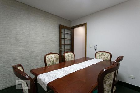 Casa à venda com 200m², 3 quartos e 4 vagasCopa