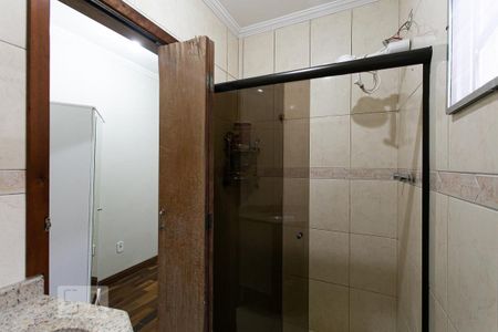 Casa à venda com 200m², 3 quartos e 4 vagasBanheiro da Suíte 2