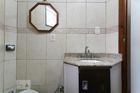 Casa à venda com 200m², 3 quartos e 4 vagasBanheiro da Suíte 2