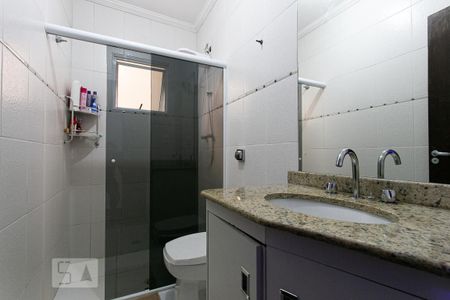 Casa à venda com 200m², 3 quartos e 4 vagasBanheiro da Suíte 1