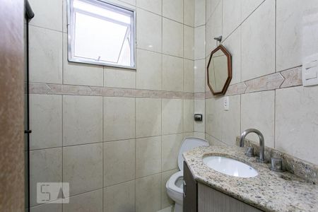 Casa à venda com 200m², 3 quartos e 4 vagasBanheiro da Suíte 2
