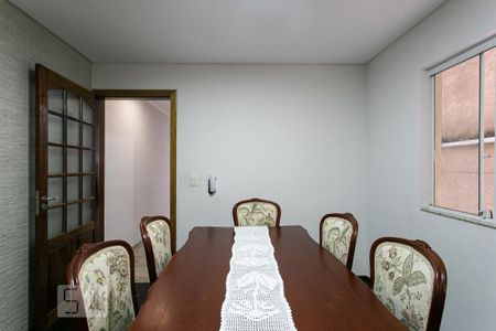 Casa à venda com 200m², 3 quartos e 4 vagasCopa