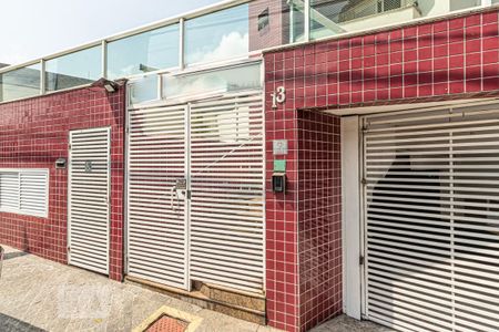 Apartamento para alugar com 65m², 2 quartos e 1 vagaFachada e portaria