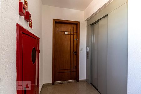 Apartamento para alugar com 65m², 2 quartos e 1 vagaHall